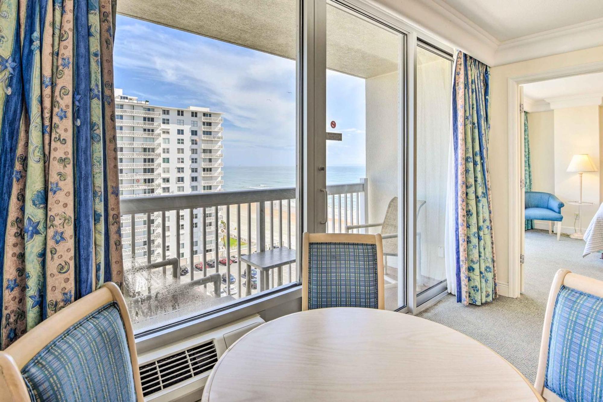 Sunny Daytona Beach Gem With Ocean Views! 아파트 외부 사진